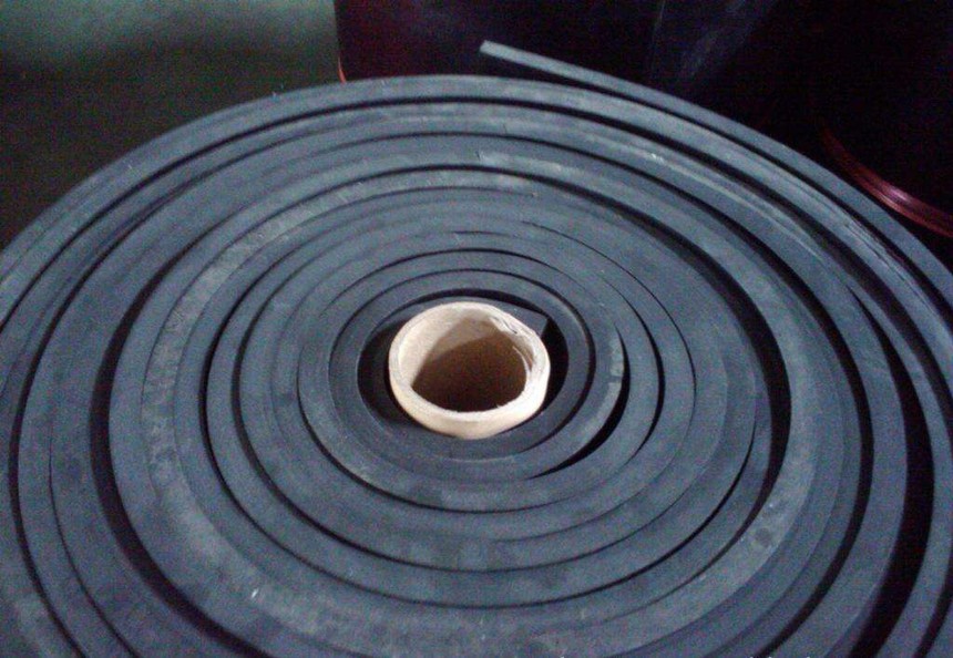 
                為什么選擇橡膠板？
            